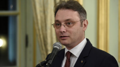 Premierul desemnat Luca Niculescu a depus la parlament programul de guvernare şi lista cu membrii viitorului guvern