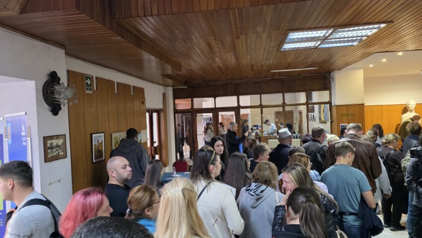 Peste 1000 de mureșeni și-au căutat astăzi un job la Bursa locurilor de muncă pentru absolvenți