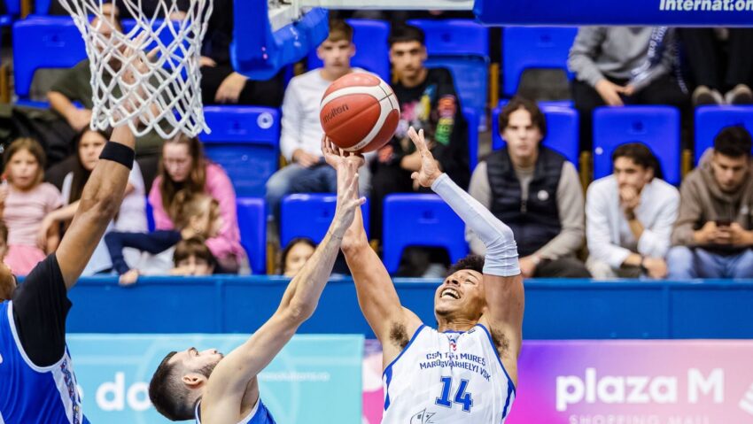 Baschetbaliştii mureşeni, meci dificil la Ploieşti