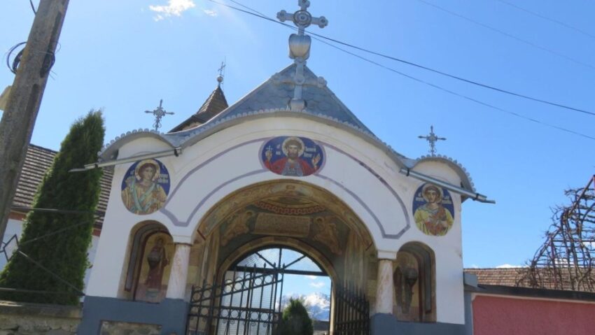 Două biserici-monument din Sâmbăta de Sus, restaurate cu bani europeni