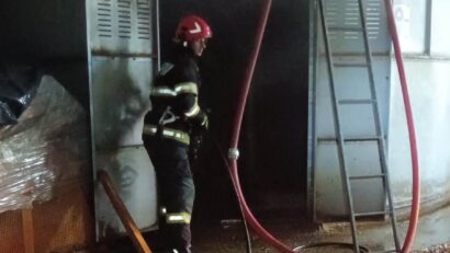 Harghita: Incendiul de la silozul de rumeguş, stins după aproape şase ore