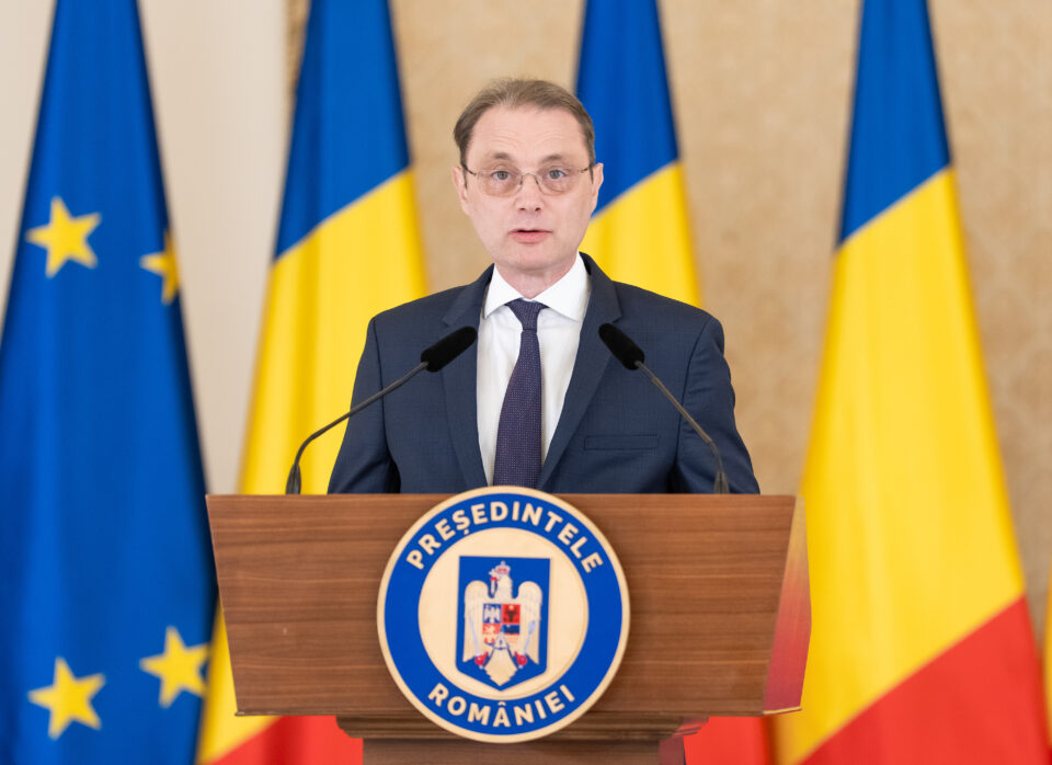 Premierul desemnat Luca Niculescu urmează să se întâlnească cu trei dintre partidele parlamentare