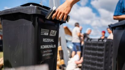 Harghita: Aproape 150.000 de pubele şi compostoare, distribuite înainte de punerea în funcţiune a noului sistem de colectare a deşeurilor