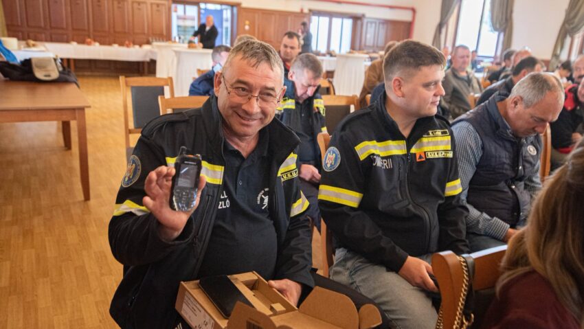 64 de staţii radio pentru pompierii voluntari din Hargita, în cadrul unui sistem de comunicare în premieră naţională